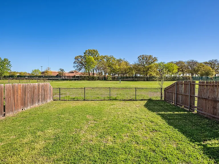 1426 Piedmont Dr — Photo 22