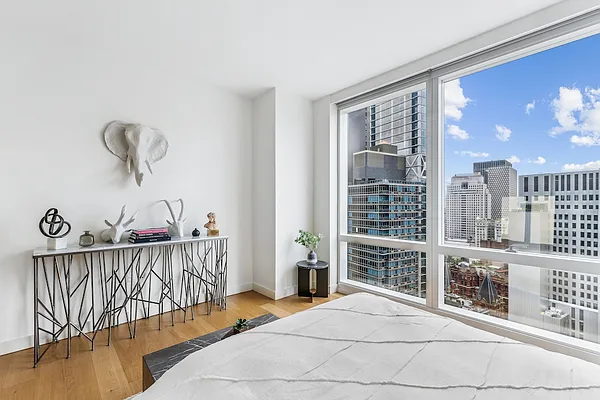 Rented by Greystar | media 55