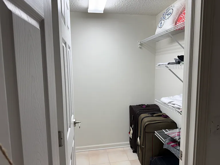 71 Berwick Ln — Photo 2