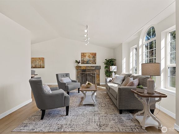 4th image of 21704 95th Avenue Ct E