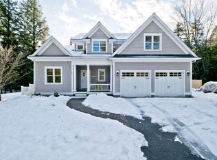 87 Dune Dr, Freeport, ME 04032