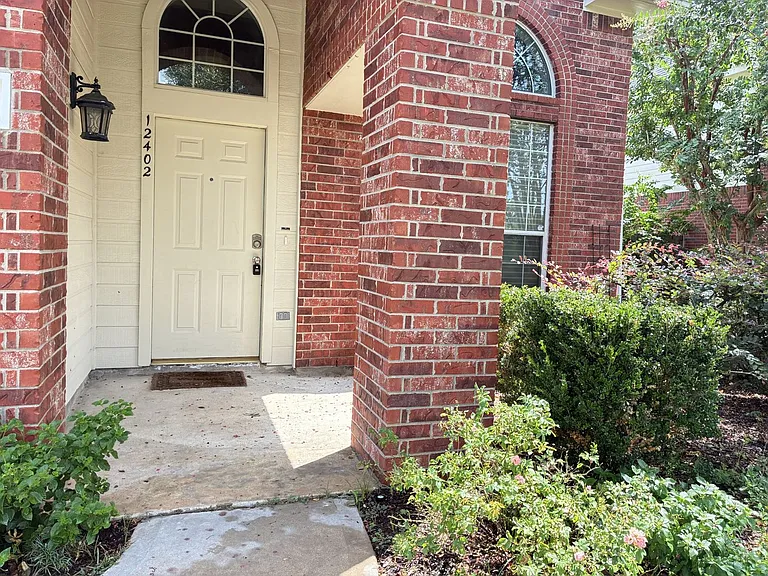 12402 Ravens Chase Ln — Photo 4