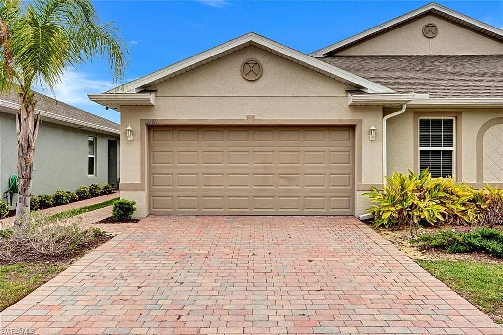 2 bed, 2.0 bath, 1497 sqft, $2,300 — Photo 2