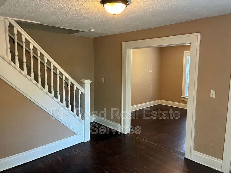 2240 Lakeview Ave — Photo 7