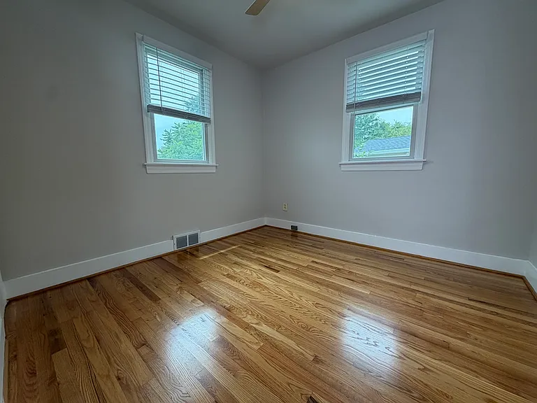 126 Median Dr — Photo 16