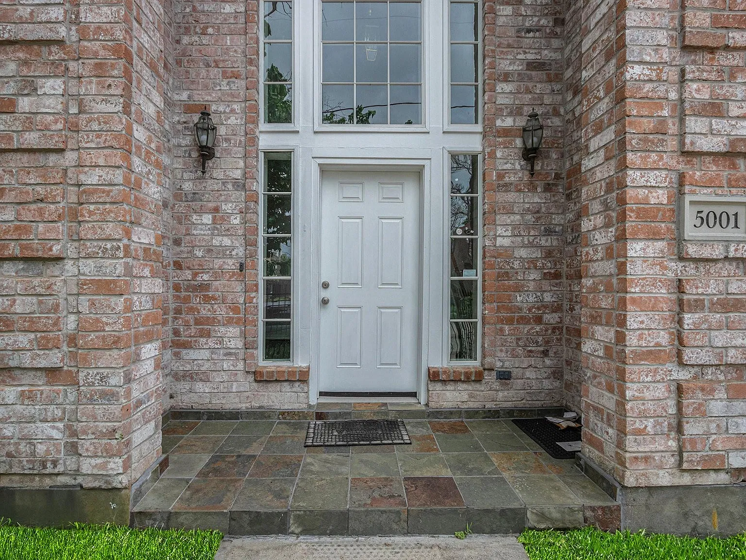 5 bed, 2.5 bath, 3110 sqft, $3,200 — Photo 4