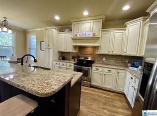 264 Strathaven Ln, Pelham, AL 35124