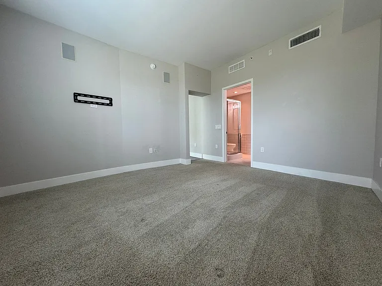 111 N 12th St #1315 — Photo 16