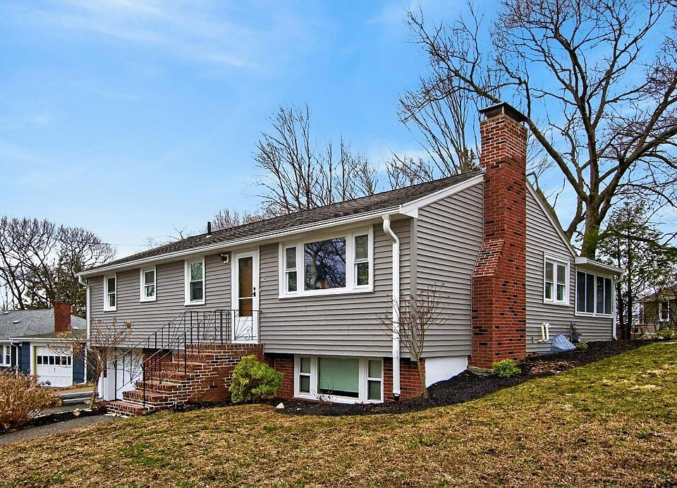 1st image of 24 Oak Ridge Cir