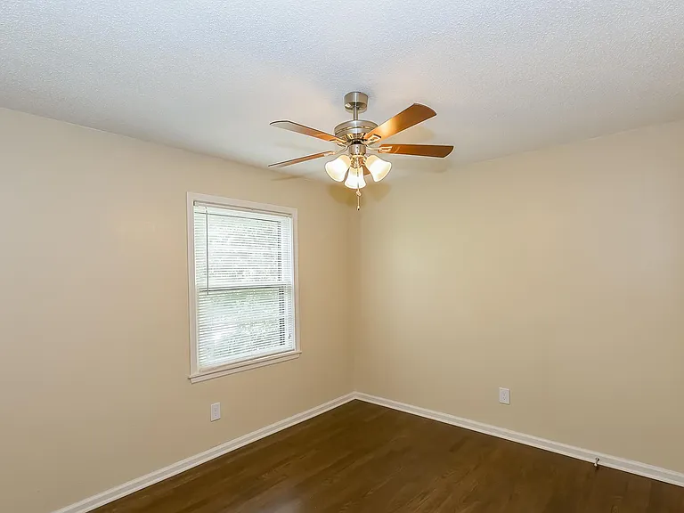 6490 N Delta Ave — Photo 14