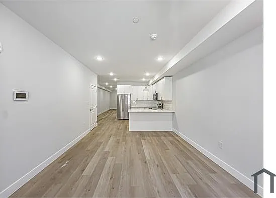 3 bed, $1,800 — Photo 3