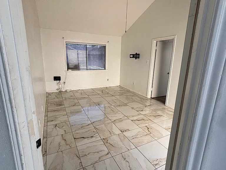 1220 Haley Pl — Photo 8