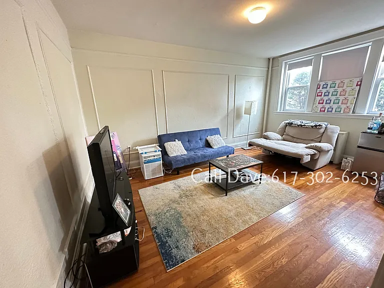 70 Chiswick Rd #1 — Photo 3