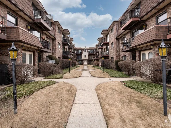 6453 N Northwest Hwy #2AS, Chicago, IL 60631