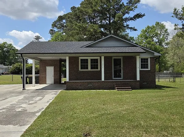 311 N Cumberland St, Wallace, NC 28466