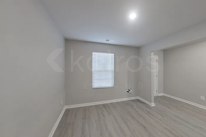 4 bed, 2.5 bath, 2405 sqft, $2,295 — Photo 2