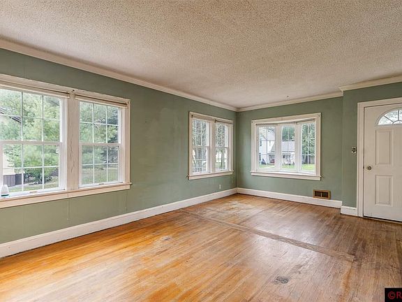 3rd image of 306 N Central Ave