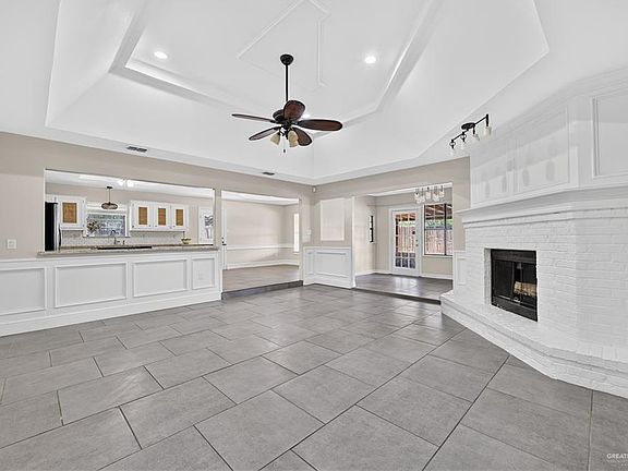 4th image of 2714 Blue Ridge Dr