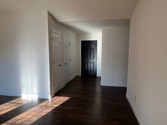 4th image of 3128 S Overhill Ave