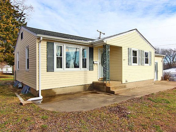 3rd image of 420 Green Acres St