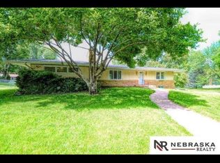 11604 Pacific St, Omaha, NE 68154