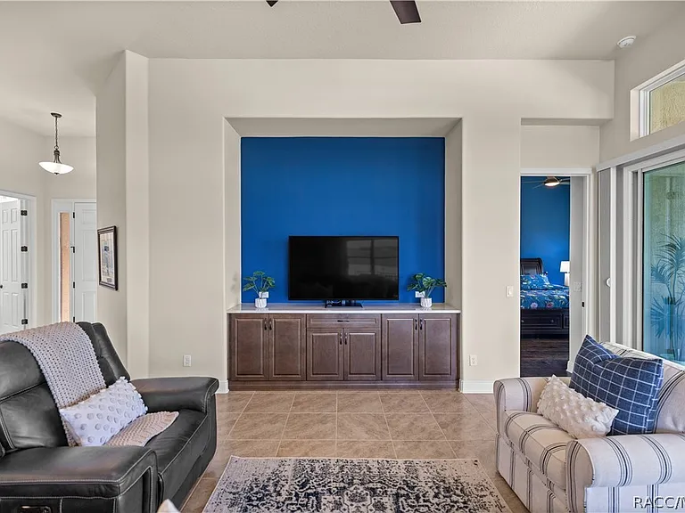 1335 W Greenmeadow Path — Photo 18