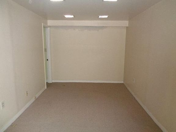5th image of 2221 Carolina St