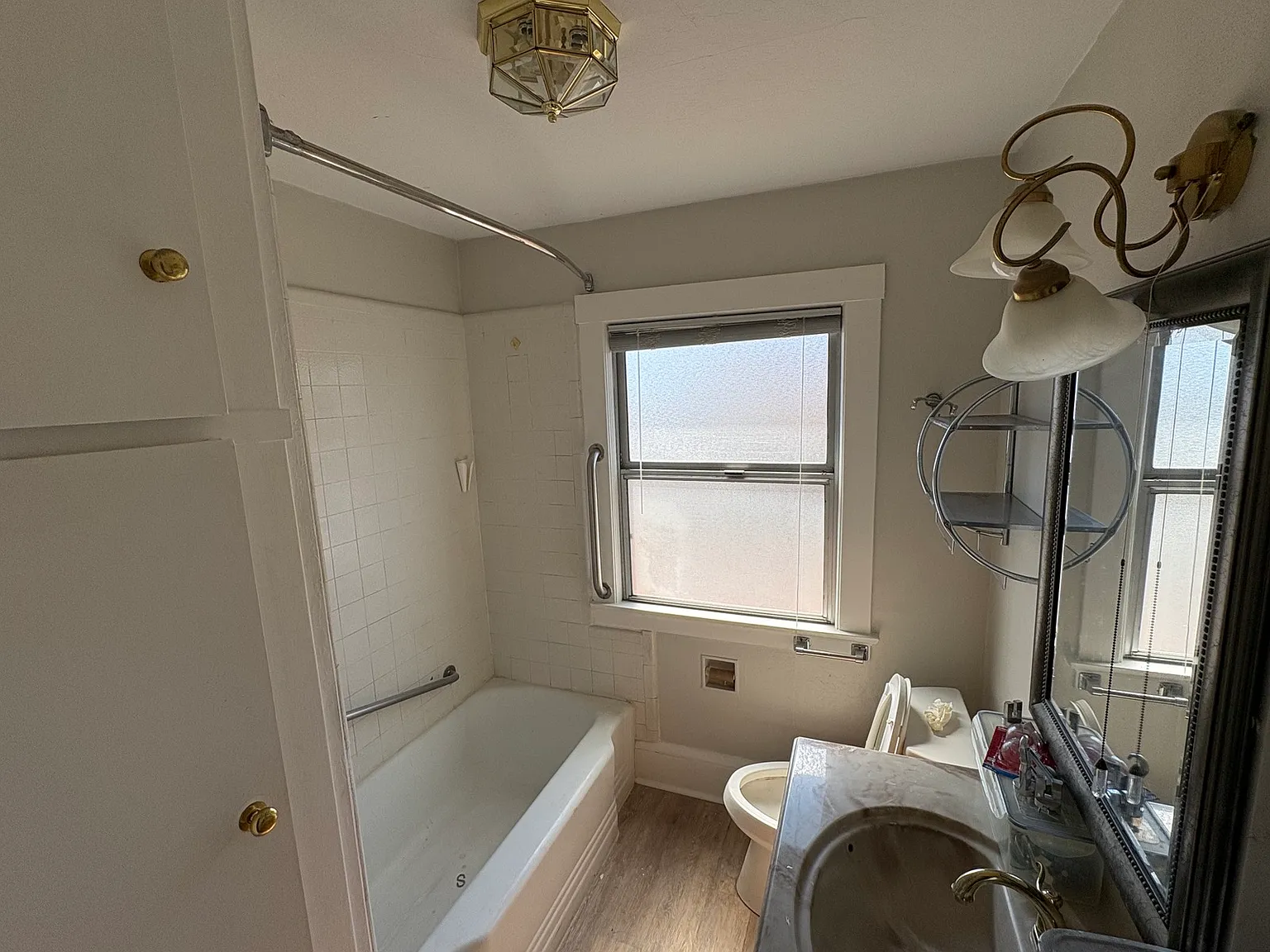 1 bed, 1.0 bath, $1,900 — Photo 4