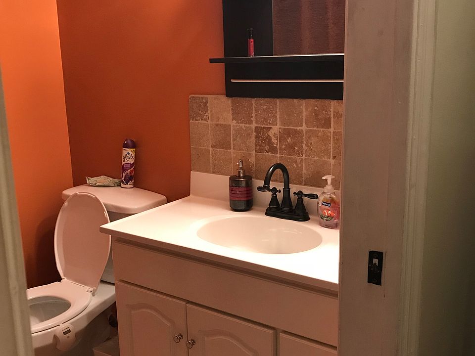 Main bathroom