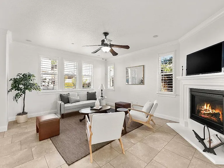 663 Addison Ln — Photo 43