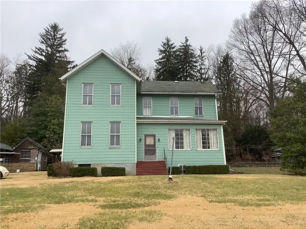 12 Ranch Rd, Dunbar, PA 15431