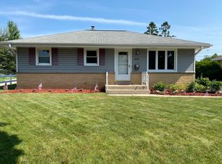 8018 W Norwich St, Milwaukee, WI 53220