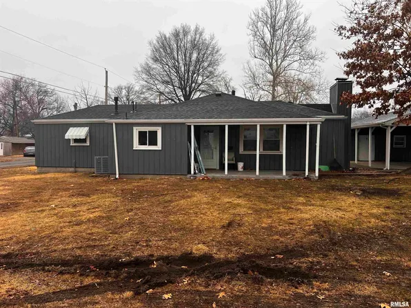 804 E 11th St, Centralia, IL 62801