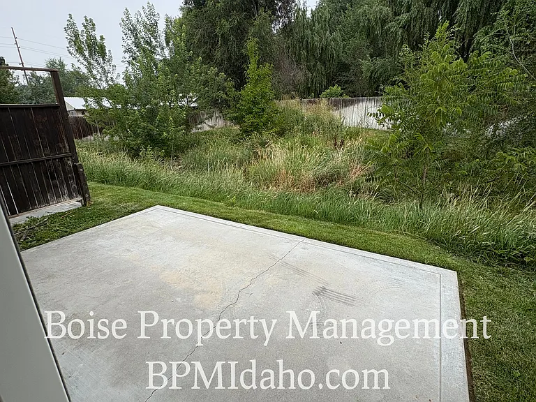1301 Diamond Ct — Photo 12
