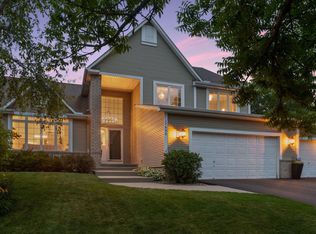 17698 Cascade Dr, Eden Prairie, MN 55347