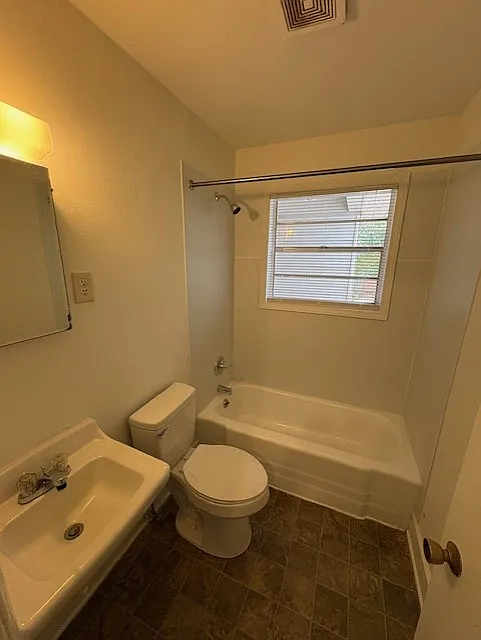 2 bed, 900 sqft, $1,350 — Photo 4