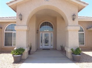 7648 Coleridge Rd, Oak Hills, CA 92344