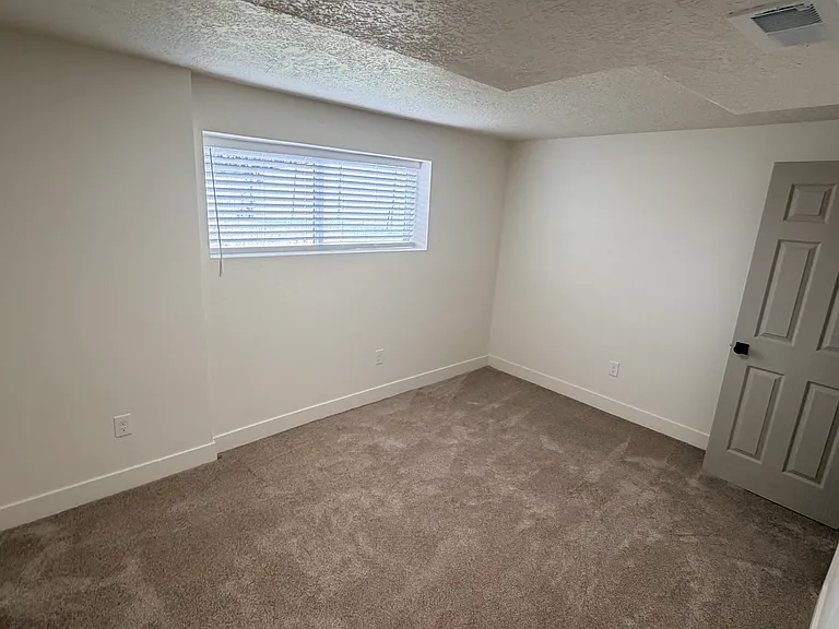 6531 S 3795 W — Photo 4