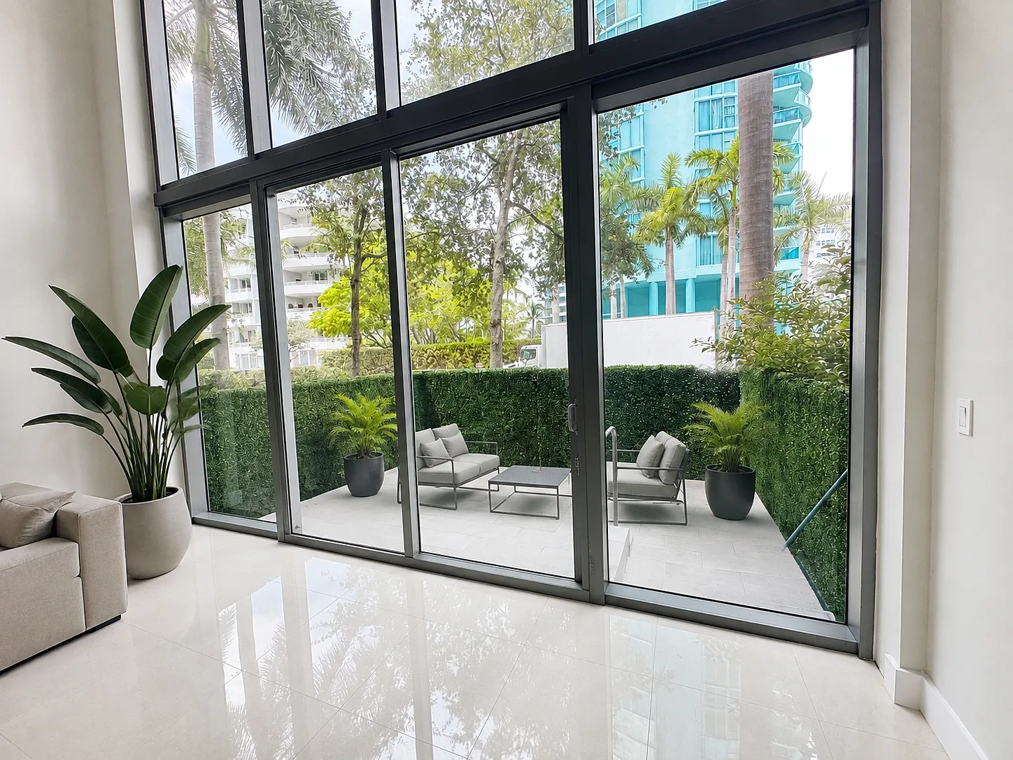6000 Collins Ave — Photo 2