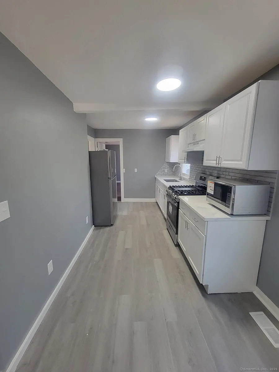 Building Photo - 408 Legion Ave #2