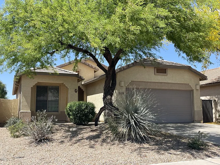 37078 W Mondragone Ln — Photo 2