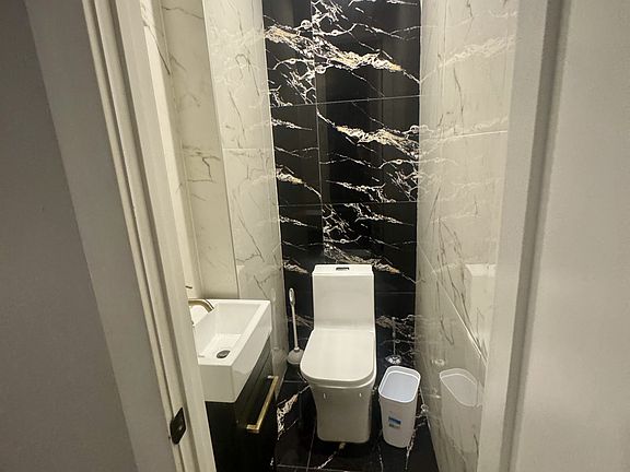 2nd image of 525 Newark Ave APT 1L