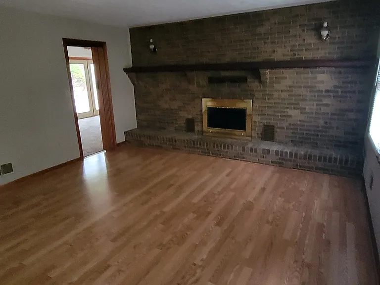 1806 Hawthorne Ave — Photo 7