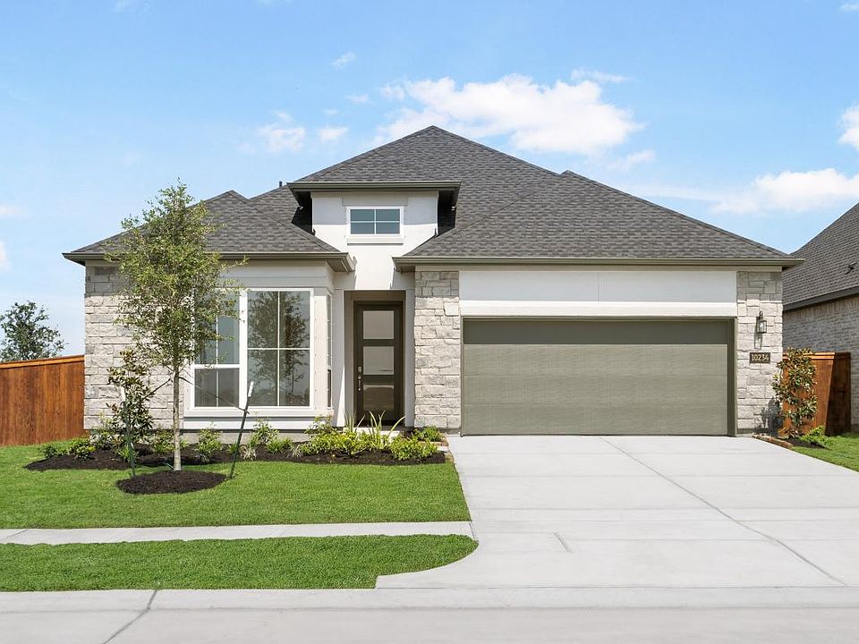 Stone and stucco exterior