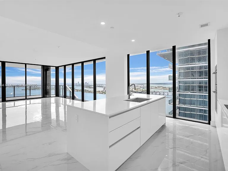 700 NE 24th St #4507 — Photo 14