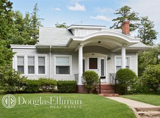 27 Bar Beach Rd, Bayville, NY 11050