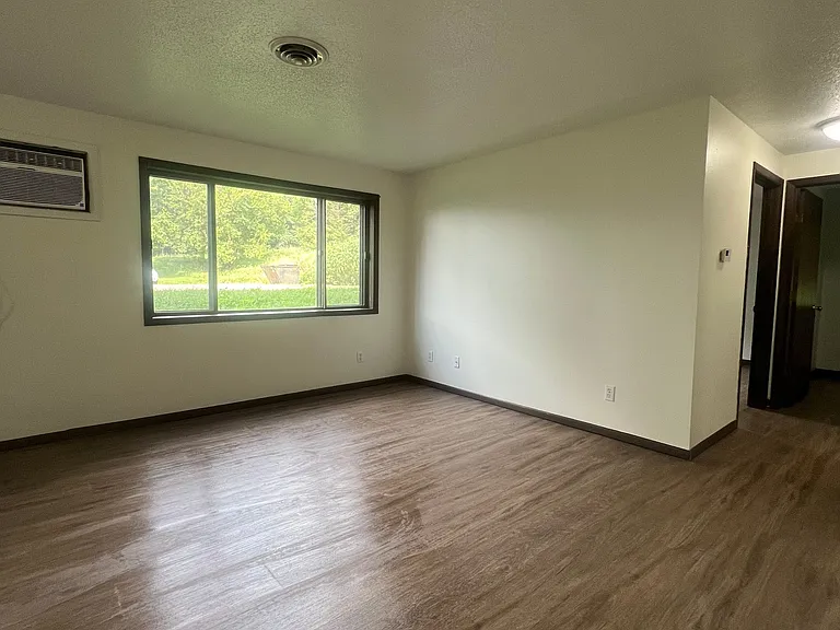 1000 S Crawford Rd — Photo 5
