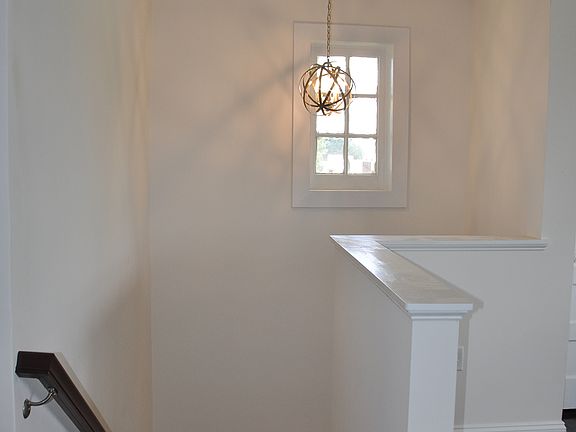 5th image of 2045 Valley Ave #208