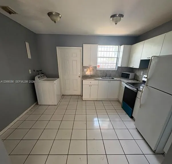 1693 NW 8th Ave #0 — Photo 4