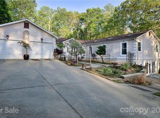 122 Greenbay Rd, Mooresville, NC 28117